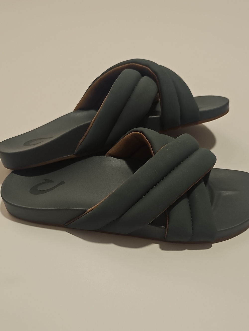 Olukai Hila Slide In Pine Star Size 7 - Picture 2 of 7